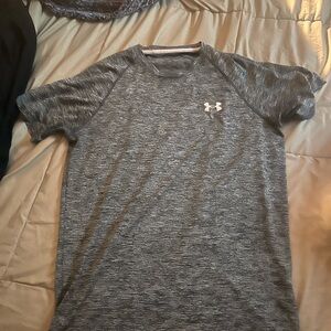 Under Armour Men's Gray Shirt